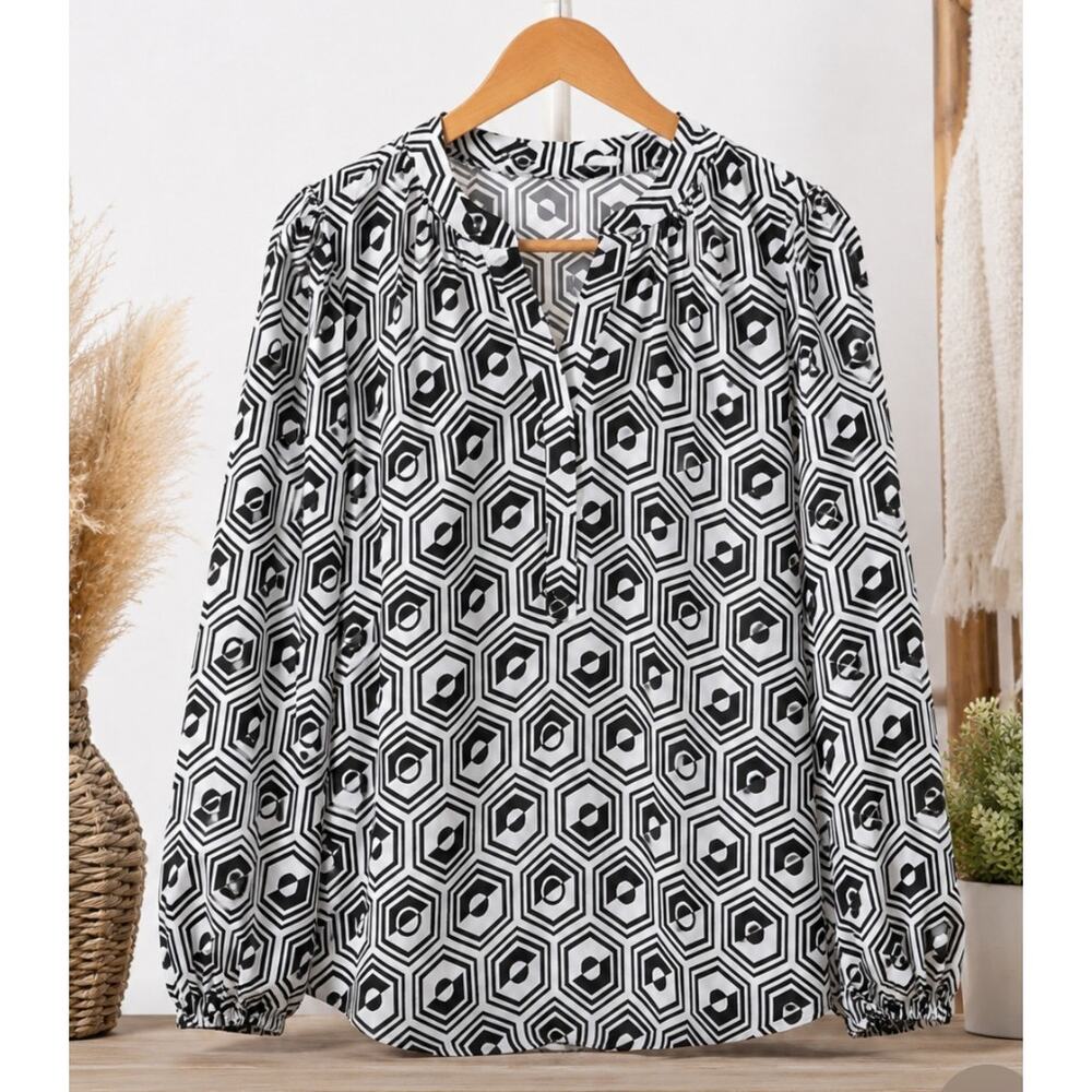 NYDJ Black White Abstract Top Size 1X NWT - Picture 3 of 3